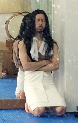 34歳頃　　　　舞台稽古中