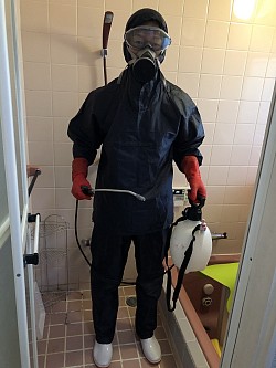 41歳　　　　　自宅風呂掃除中